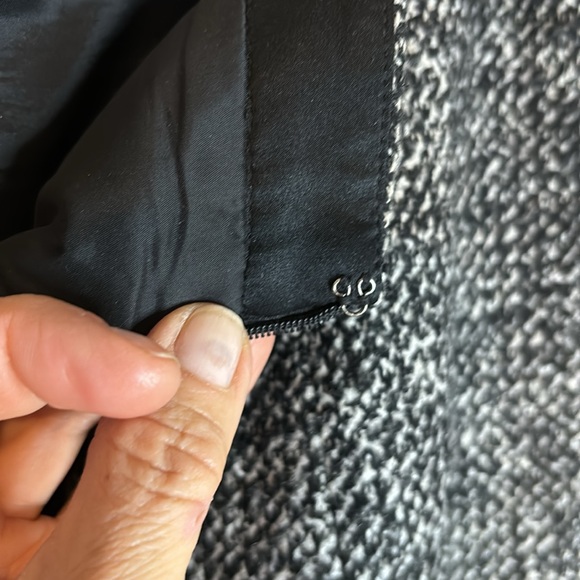 VGUC-Neiman Marcus Exclusive midi skirt w/black lace trim - Picture 4 of 8